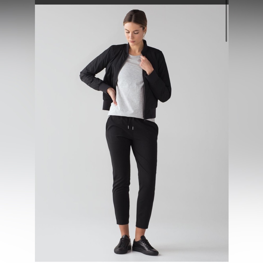 Lululemon On The Fly Pant *Woven 28"